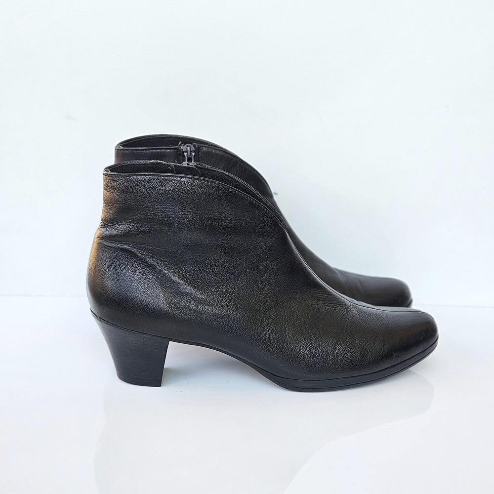 Munro‎ Robyn Black Leather V-Cut Ankle Boots Block Heel Size 11 M